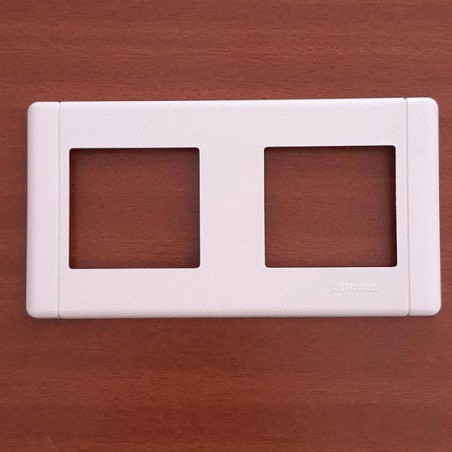 Bticino TEKNE Bypass-Steckdose – Zweiwertig 10 A/16 A, Artikel 13980 | Original, Ungebraucht