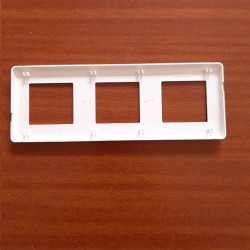 Placa_3_elementos_tekne_bticino_13847B