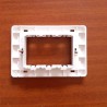 Placa_soporte_3_modulos_estrechos_tekne_bticino_13803B