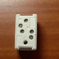 clavija_tripolar_III+TT_16A_380V_metropoli_eunea_3012B