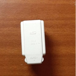 CLAVIJA TRIPOLAR III+TT 16A 380V EUNEA METROPOLI BLANCA