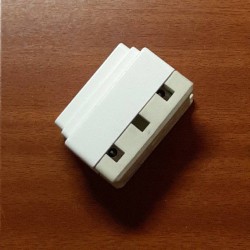 enchufe_bipolar_II+TT_3013B_eunea_metropoli_16A_380V