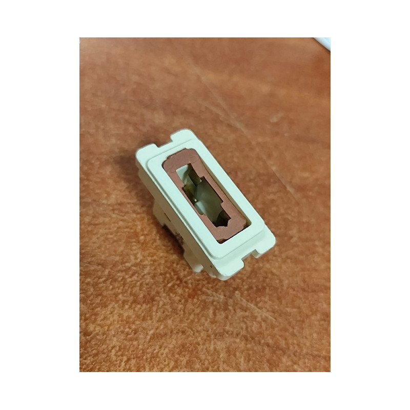 cortacircuitos_impact_plastimetal_marfil_714.jpg