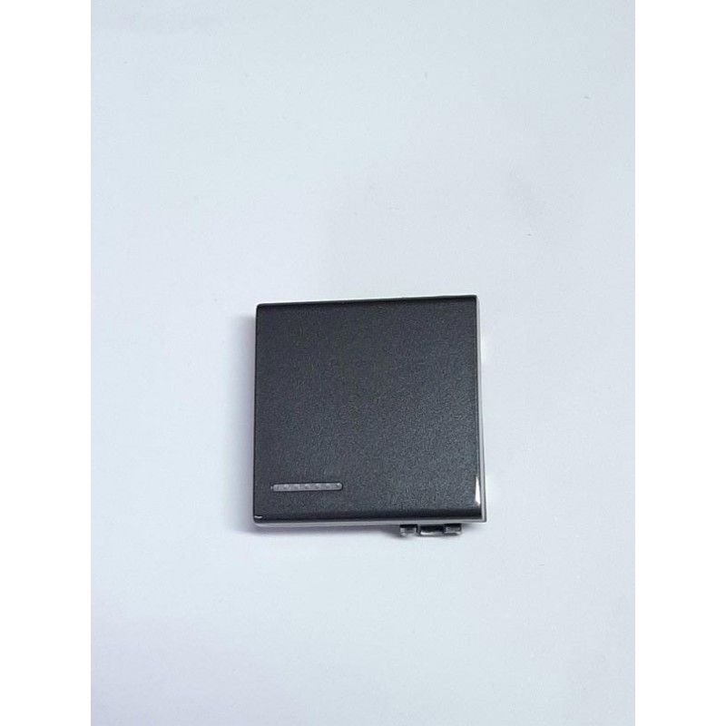 tecla-zamak-acero-oscuro-living-bticino-L4931_2ac