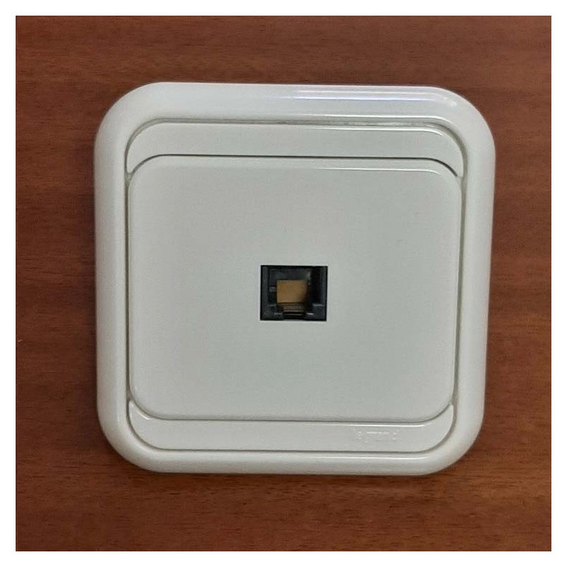 toma-telefono-con-marco-president-legrand-070470