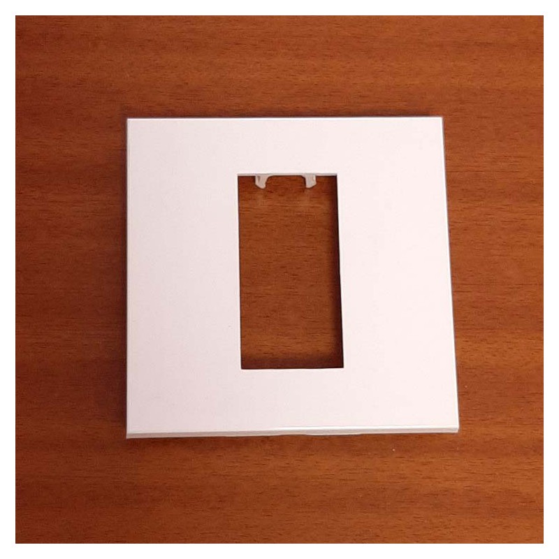 marco-1-elemento-mosaic-legrand-077251-blanco