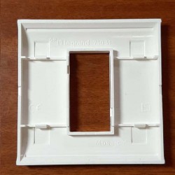 marco-1-modulo-mosaic-45-legrand-075031-blanco