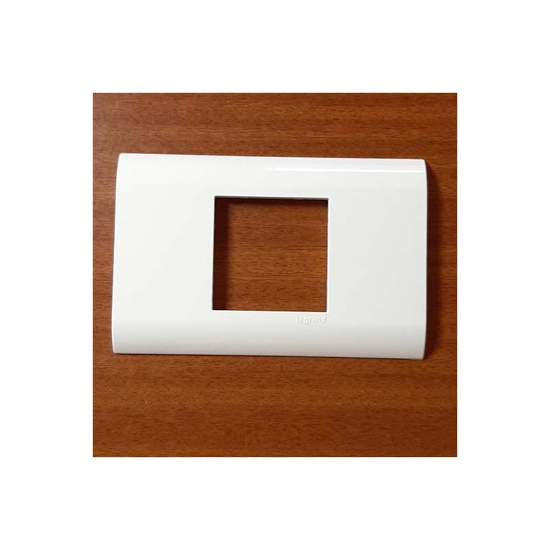 marco-2-moduloS-mosaic45-legrand-075006