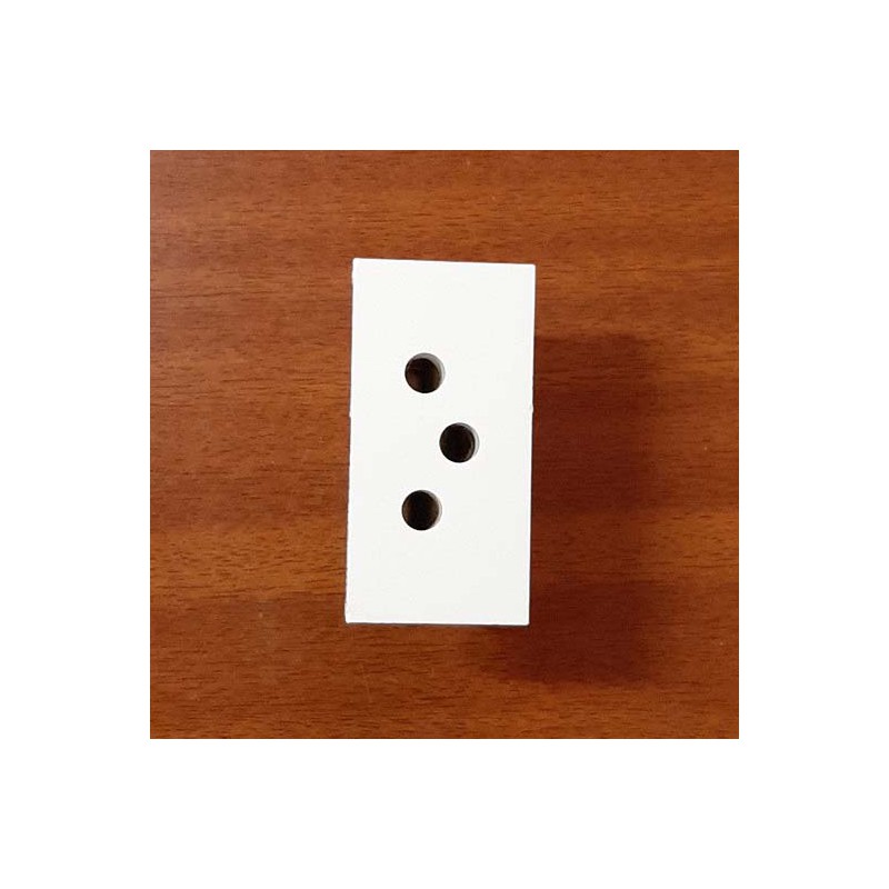 toma-enchufe-mosaic-legrand-076138