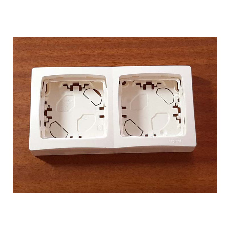 marco-2-elementos-superficie-OTEO-legrand-086092